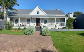 Karibu Cottage